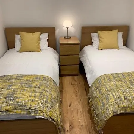 Superb 2 Bedroom Town Apartment, Quiet Location