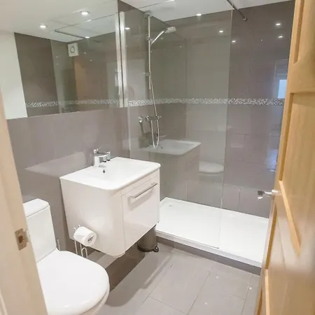 شقة Superb 2 Bedroom Town Apartment, Quiet Location