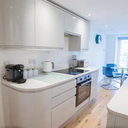 Superb 2 Bedroom Town Apartment, Quiet Location