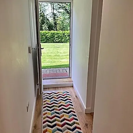 Superb 2 Bedroom Town Apartment, Quiet Location *